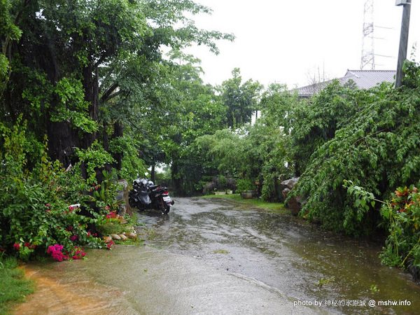 岳家庄夜景咖啡廳：【食記】台中岳家庄夜景咖啡廳.夜生活@沙鹿東海藝術街&都會公園後山 : 以咖啡,輕食,披薩與鐵塔佐海線夜景…