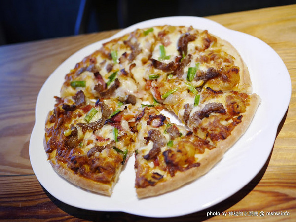 岳家庄夜景咖啡廳：【食記】台中岳家庄夜景咖啡廳.夜生活@沙鹿東海藝術街&都會公園後山 : 以咖啡,輕食,披薩與鐵塔佐海線夜景…