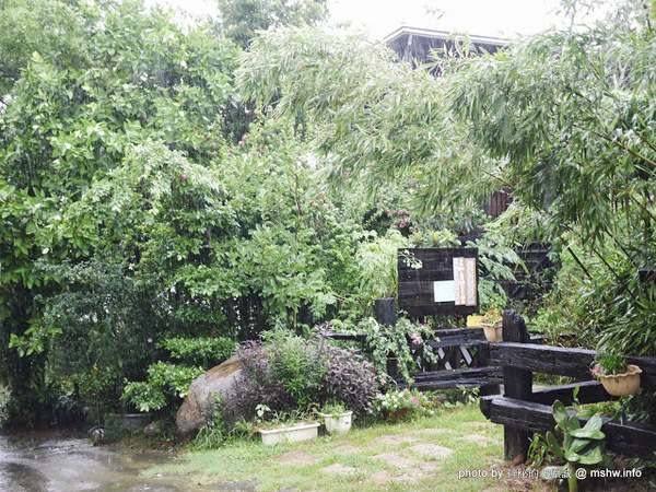 岳家庄夜景咖啡廳：【食記】台中岳家庄夜景咖啡廳.夜生活@沙鹿東海藝術街&都會公園後山 : 以咖啡,輕食,披薩與鐵塔佐海線夜景…