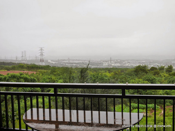 岳家庄夜景咖啡廳：【食記】台中岳家庄夜景咖啡廳.夜生活@沙鹿東海藝術街&都會公園後山 : 以咖啡,輕食,披薩與鐵塔佐海線夜景…