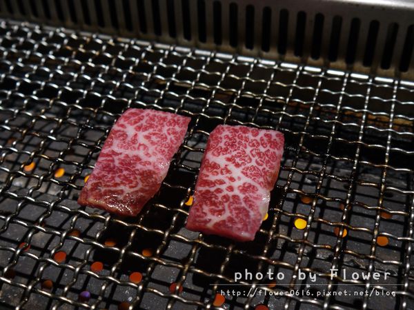 【台中│西屯】黑鑽双響新登場！頂級味覺享受。原燒優質原味燒肉-台中市政北店