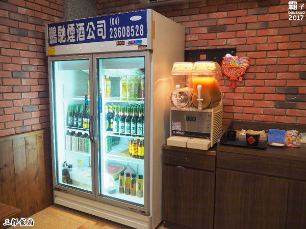 三郎食府:三郎食府,滷豬排醬汁好入味,還有熱炒菜色~