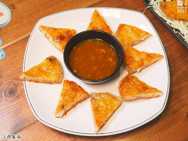 三郎食府:三郎食府,滷豬排醬汁好入味,還有熱炒菜色~