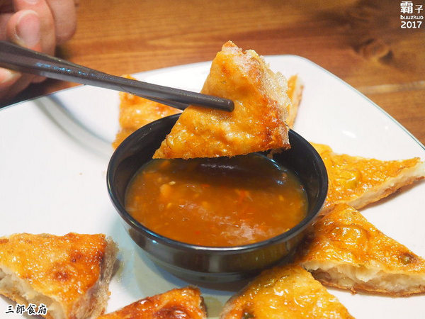 三郎食府:三郎食府,滷豬排醬汁好入味,還有熱炒菜色~