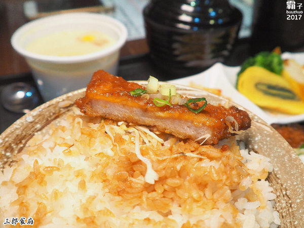 三郎食府:三郎食府,滷豬排醬汁好入味,還有熱炒菜色~