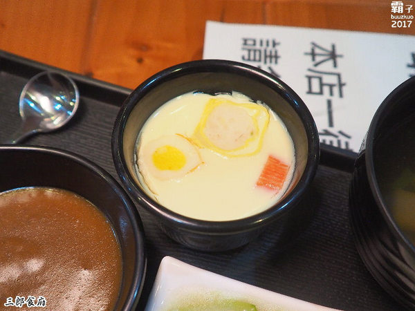 三郎食府:三郎食府,滷豬排醬汁好入味,還有熱炒菜色~