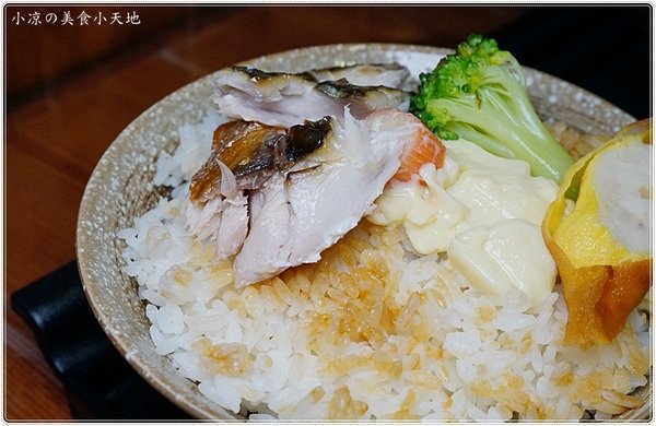 三郎食府:台中北區』三郎食府║營業到深夜12點!複合式定食任你選,滿500元即外送!(附最新菜單)