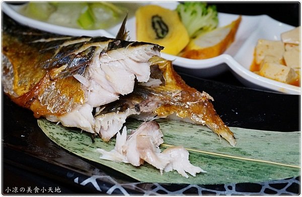 三郎食府:台中北區』三郎食府║營業到深夜12點!複合式定食任你選,滿500元即外送!(附最新菜單)