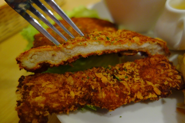 咖啡家coffee+(漢口店)：1040502[官本金文愛台灣]台中市北區咖啡家coffee+漢口店早午餐或下午茶平價高CP值便宜又大碗的餐點學生小資上班族最愛