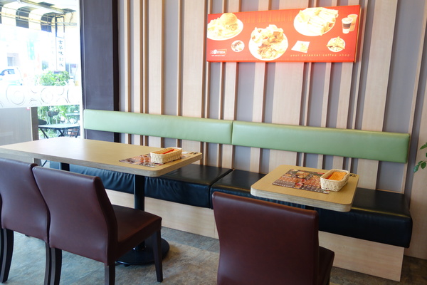 咖啡家coffee+(漢口店)：1040502[官本金文愛台灣]台中市北區咖啡家coffee+漢口店早午餐或下午茶平價高CP值便宜又大碗的餐點學生小資上班族最愛