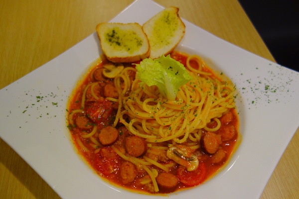 咖啡家coffee+(漢口店)：1040502[官本金文愛台灣]台中市北區咖啡家coffee+漢口店早午餐或下午茶平價高CP值便宜又大碗的餐點學生小資上班族最愛