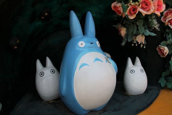 桃園龍貓公車站：【桃園觀音景點】和美幼稚園旁龍貓~和豆豆龍陪你一起搭巴士/糖果屋城堡-彩繪浮球好吸睛