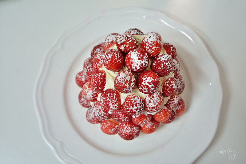 微淇甜蜜屋 草莓森林鬆餅塔,用掉一整盒的草莓!草莓霜淇淋,板橋南雅夜市美食甜點