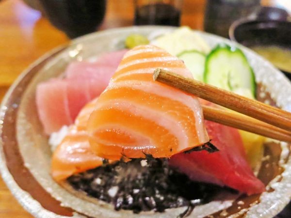 【蘆洲餐廳】福岡漁場-100元就能吃到生魚片丼飯