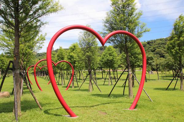 大溪河濱公園LOVE：【桃園大溪景點】大溪河濱公園LOVE~藝術造景/景觀湖/及湖濱觀景台
