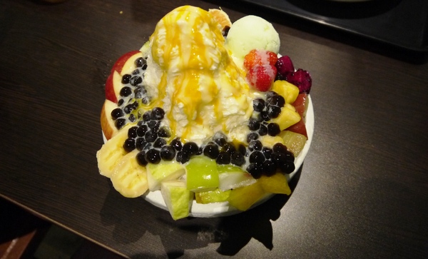 剛好冰果室：[台中北屯區]剛好冰果室，冰品搭配，恰如其名的剛好!剛好旁邊就是文昌國小，剛好賞個花...