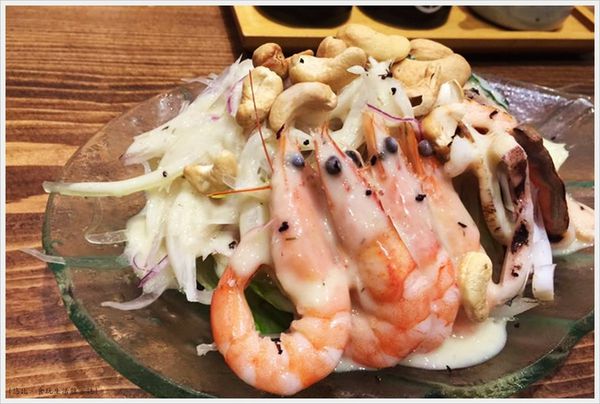 樂座爐端燒 崇德-海鮮凱薩沙拉-1.jpg 樂座爐端燒 崇德-海鮮凱薩沙拉-1.jpg