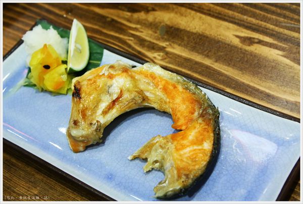樂座爐端燒 崇德-鮭魚頭兩吃-烤.JPG 樂座爐端燒 崇德-鮭魚頭兩吃-烤.JPG