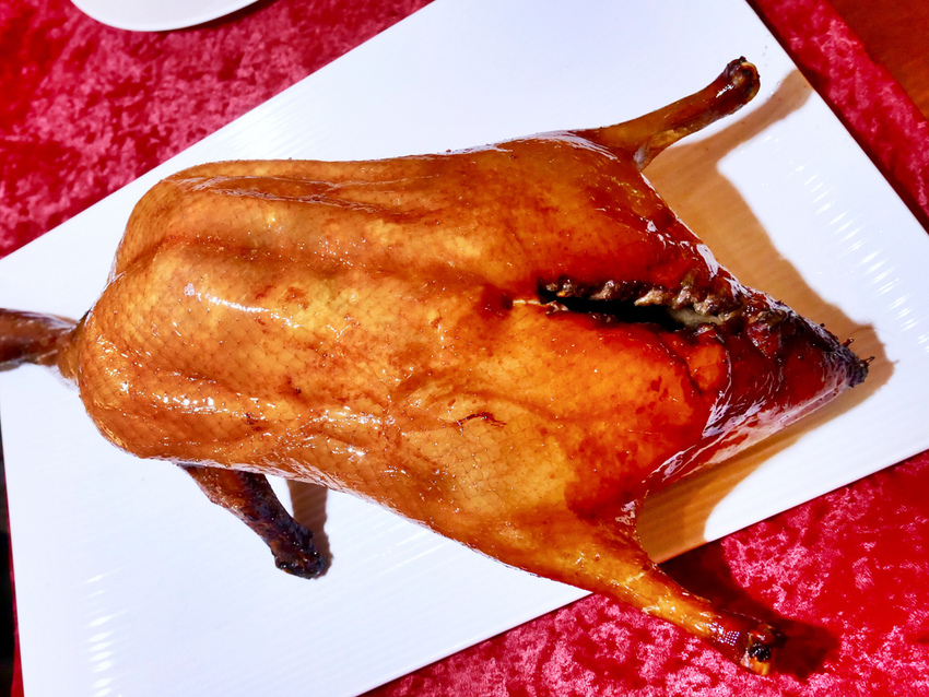 [台北內湖] 櫻桃鴨一鴨三吃片鴨秀 / 水源麗緻婚宴會館 / 烤鴨酥脆肥滋滋 / 母親節父親節吃好吃滿 / 吃櫻桃鴨不用去宜蘭