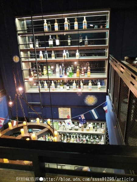 Weekend 餐酒館:【美食特搜。高雄左營區】Weekend 葳肯餐酒館。爐烤松阪豬 燒烤雞腿排 香蕉奶酒 週末再來場味蕾饗宴