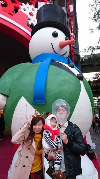 龍貓吉卜力專賣店「橡子共和國」：台北~橡子共和國~龍貓吉卜力專賣店~呆萌豆豆龍、貓巴士、無臉男公仔~拍到手軟不停歇~