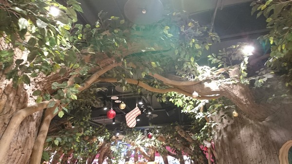 龍貓吉卜力專賣店「橡子共和國」：台北~橡子共和國~龍貓吉卜力專賣店~呆萌豆豆龍、貓巴士、無臉男公仔~拍到手軟不停歇~