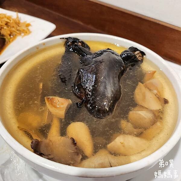 高雄市鳳山區【高雄‧鳳山】152番地│聚餐合菜超澎湃大碗公菜色,有包廂!