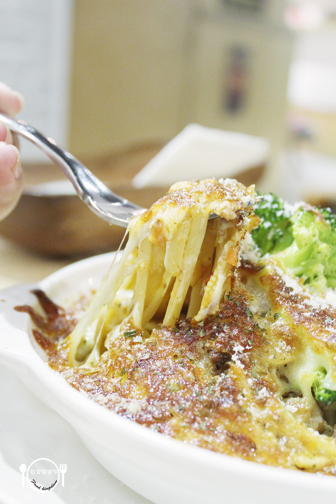 食記◎--【公館 台大】Piglet friendly cafe 彼克蕾友善咖啡館。以豬為主題的台北友善寵物餐廳/歡迎毛小孩