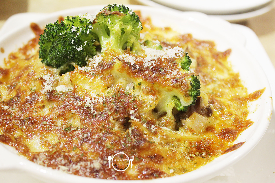 食記◎--【公館 台大】Piglet friendly cafe 彼克蕾友善咖啡館。以豬為主題的台北友善寵物餐廳/歡迎毛小孩