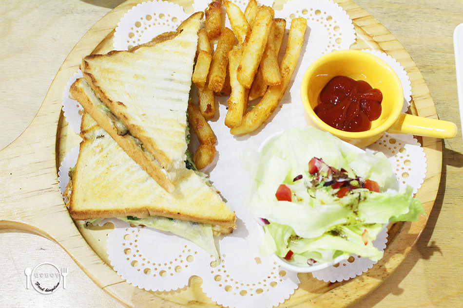 食記◎--【公館 台大】Piglet friendly cafe 彼克蕾友善咖啡館。以豬為主題的台北友善寵物餐廳/歡迎毛小孩