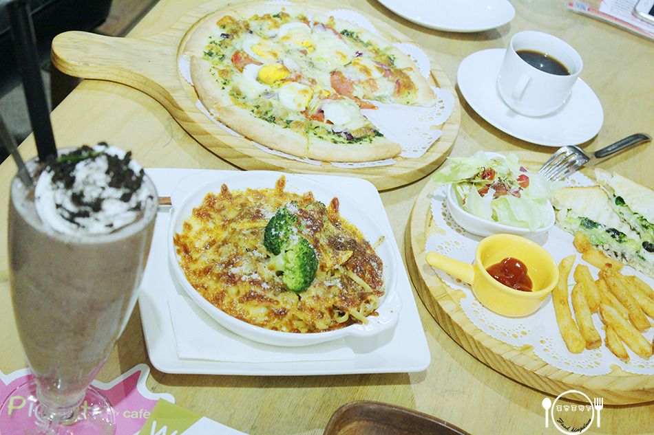 食記◎--【公館 台大】Piglet friendly cafe 彼克蕾友善咖啡館。以豬為主題的台北友善寵物餐廳/歡迎毛小孩