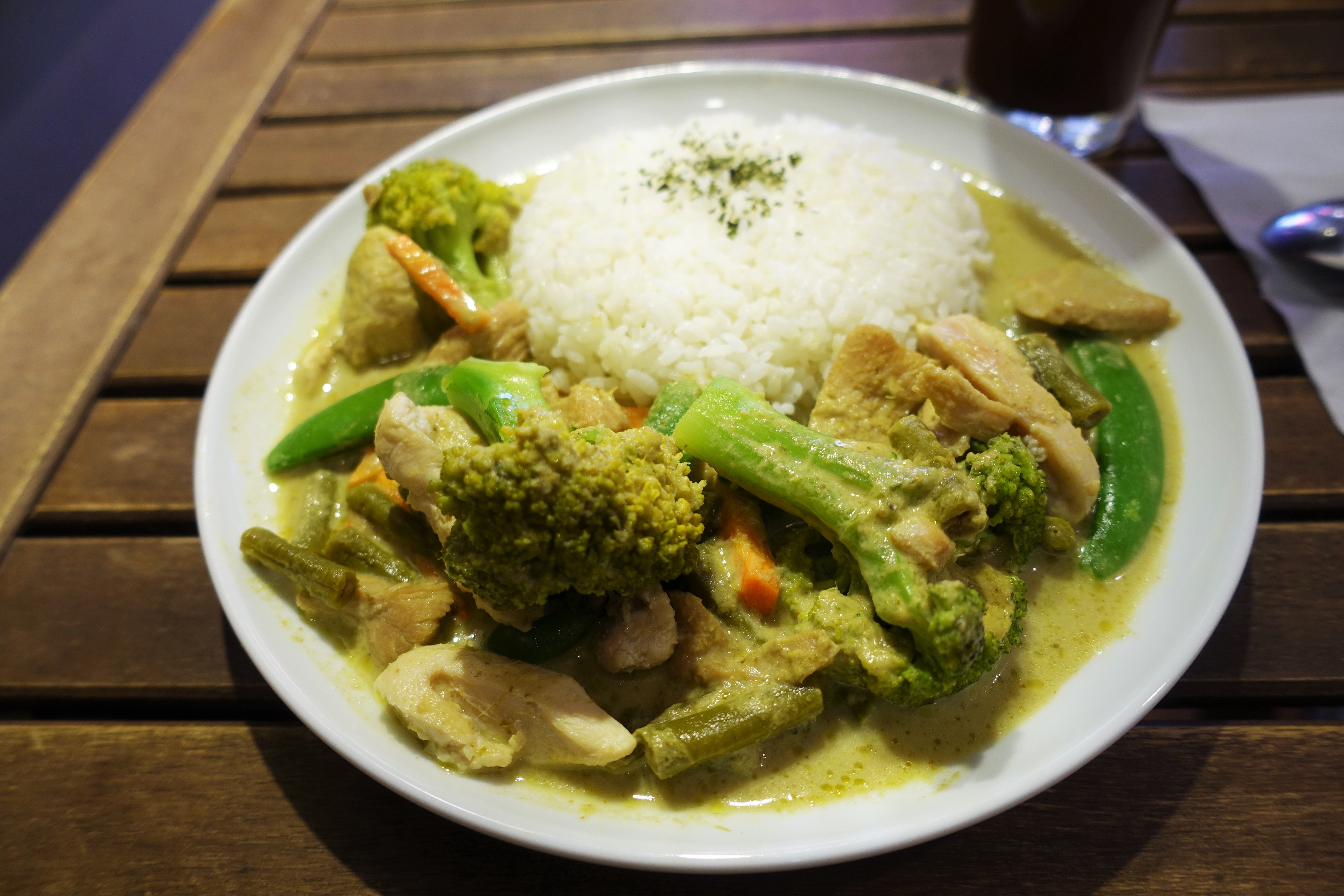 『捷運忠孝敦化站│仁愛圓環』LoveN 朗文咖啡(三訪)-CP值高商業午餐、沒營業會令人崩潰的上班族秘密基地