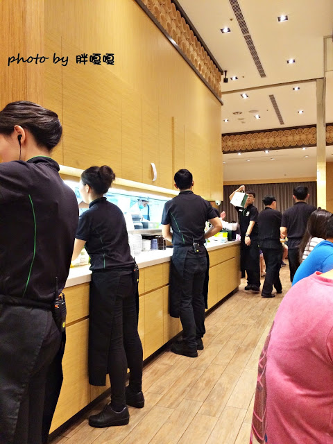 【台中 西屯】添好運 台中大遠百內,平價的米其林一星港點,人氣真的很旺欸!!!