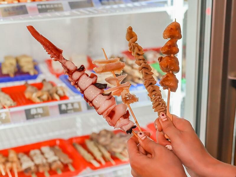 興南夜市宵夜推薦,亂烤串燒30元起超平價,中和美食推薦。