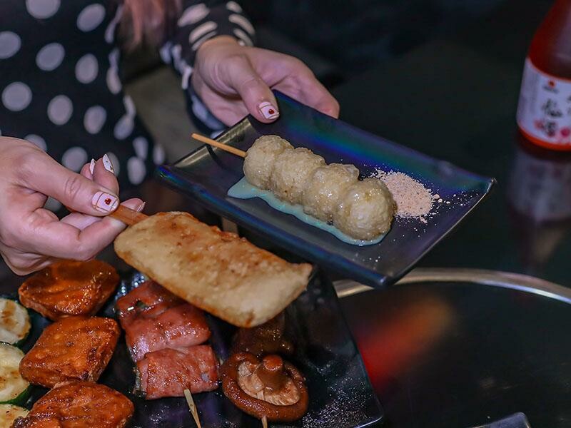 興南夜市宵夜推薦,亂烤串燒30元起超平價,中和美食推薦。