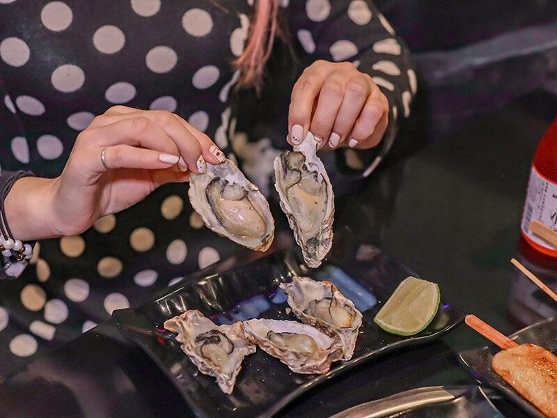 興南夜市宵夜推薦,亂烤串燒30元起超平價,中和美食推薦。