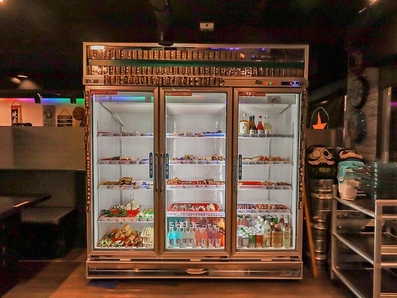 興南夜市宵夜推薦,亂烤串燒30元起超平價,中和美食推薦。