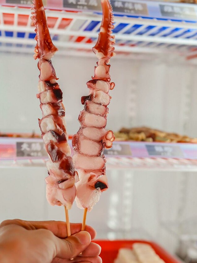 興南夜市宵夜推薦,亂烤串燒30元起超平價,中和美食推薦。