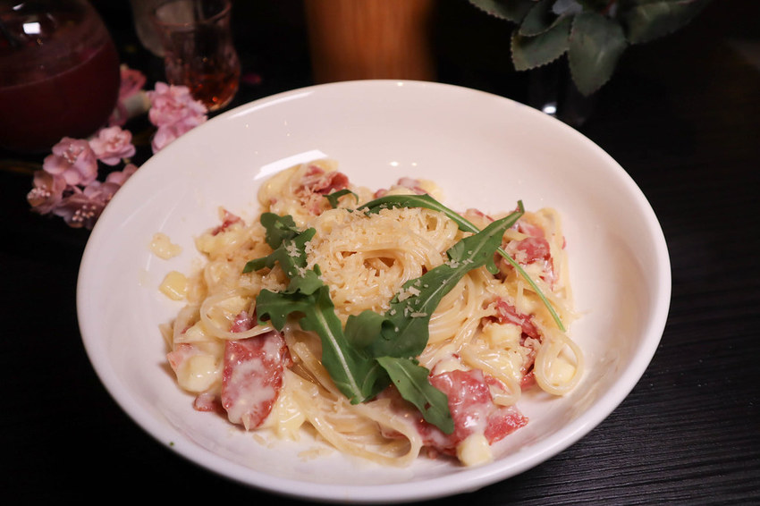 Elfin Restaurant & Lounge (81)