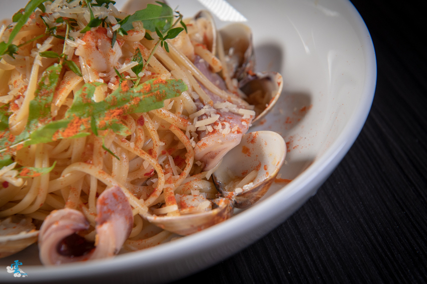 台北東區餐酒館》Elfin Restaurant & Lounge - 精靈魔幻調酒 好友小酌相聚 情人甜蜜浪漫時光 - 時空幻境 凌雲江海清