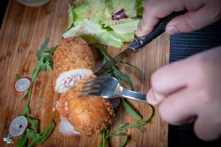 台北東區餐酒館》Elfin Restaurant & Lounge - 精靈魔幻調酒 好友小酌相聚 情人甜蜜浪漫時光 - 時空幻境 凌雲江海清