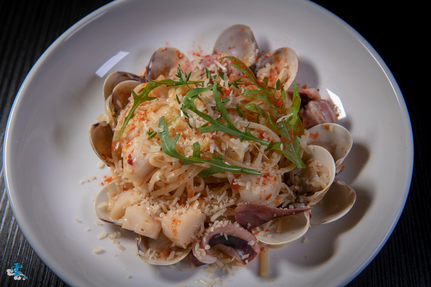 台北東區餐酒館》Elfin Restaurant & Lounge - 精靈魔幻調酒 好友小酌相聚 情人甜蜜浪漫時光 - 時空幻境 凌雲江海清