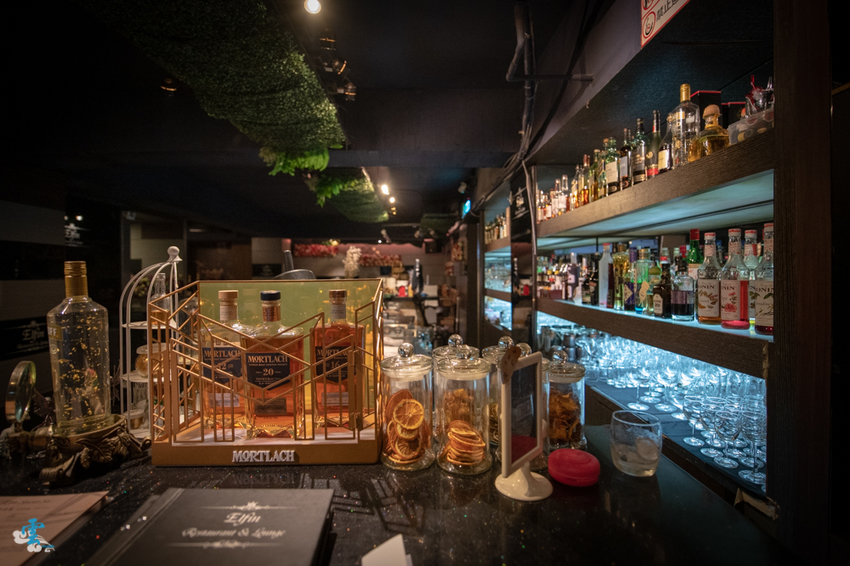 台北東區餐酒館》Elfin Restaurant & Lounge - 精靈魔幻調酒 好友小酌相聚 情人甜蜜浪漫時光 - 時空幻境 凌雲江海清