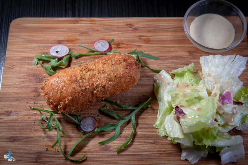 台北東區餐酒館》Elfin Restaurant & Lounge - 精靈魔幻調酒 好友小酌相聚 情人甜蜜浪漫時光 - 時空幻境 凌雲江海清