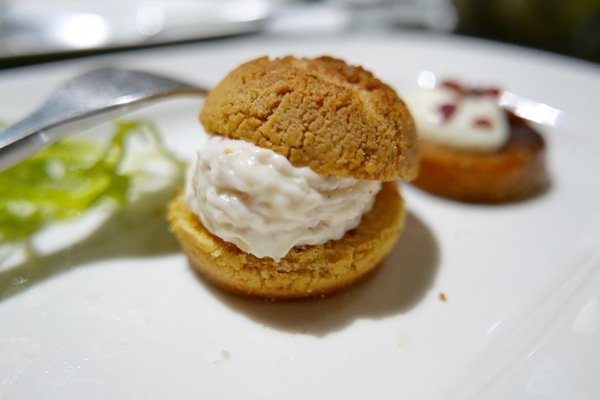 Elfin Restaurant & Lounge：【東區Lounge Bar推薦】Elfin Restaurant & Lounge~美酒、美食有著精靈魔法的氛圍~絕對要帶麻吉好友來放鬆紓壓的好地方喔!