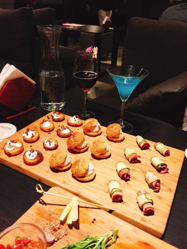 Elfin Restaurant & Lounge：【東區Lounge Bar推薦】Elfin Restaurant & Lounge~美酒、美食有著精靈魔法的氛圍~絕對要帶麻吉好友來放鬆紓壓的好地方喔!