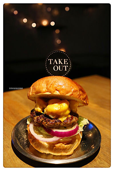【台北美食】Take Out Burger & Cafe ~ 推薦近通化夜市美式餐廳❤️特製漢堡/炸物/咖啡 - 捷運六張犁站