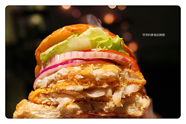 【台北美食】Take Out Burger & Cafe ~ 推薦近通化夜市美式餐廳❤️特製漢堡/炸物/咖啡 - 捷運六張犁站