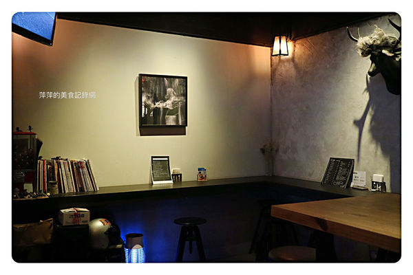 【台北美食】Take Out Burger & Cafe ~ 推薦近通化夜市美式餐廳❤️特製漢堡/炸物/咖啡 - 捷運六張犁站