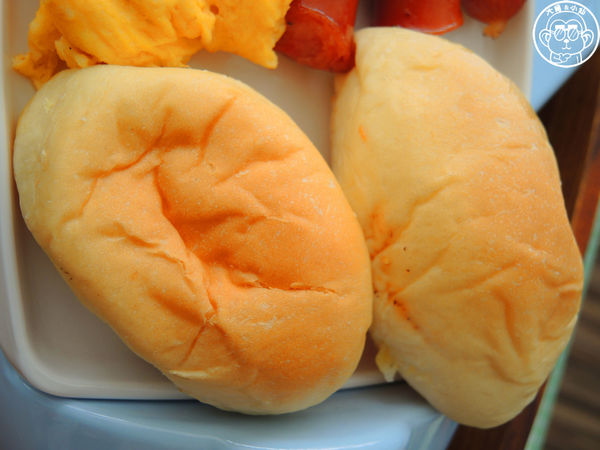 初鹿小站二店：呷飽祙【新北板橋･初鹿小站二店】純鮮乳做的吐司